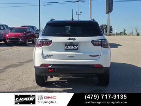 Used 2025 Jeep Compass Trailhawk AWD/4WD image 6