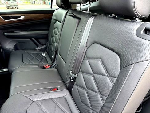 New 2026 Volkswagen Atlas SE FWD image 17