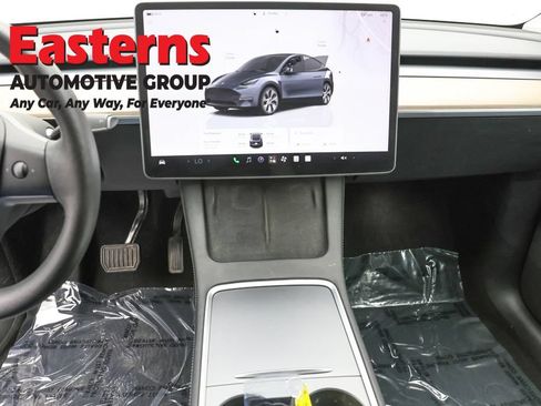 Used 2022 Tesla Model Y Long Range AWD/4WD image 12