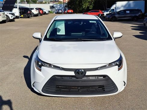 Used 2024 Toyota Corolla LE image 8