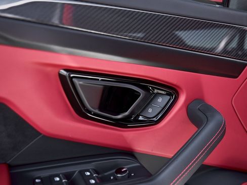 Used 2024 Lamborghini Urus S image 34