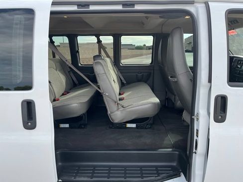 Used 2025 Chevrolet Express 3500 LT w/ LT Preferred Equipment Group RWD image 13
