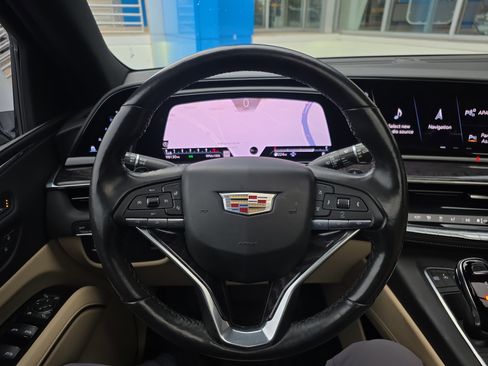 Used 2021 Cadillac Escalade Premium Luxury image 19