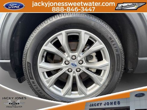 Certified 2023 Ford Explorer XLT w/ Equipment Group 202A AWD/4WD image 9