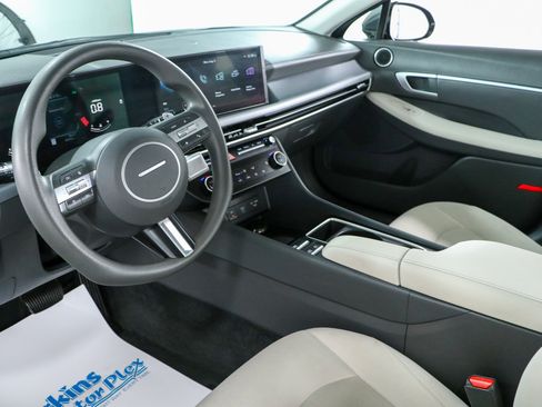 Used 2025 Hyundai Sonata SEL FWD image 23