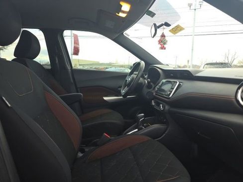 Certified 2018 Nissan Kicks SR w/ Exterior Electronics Package image 13