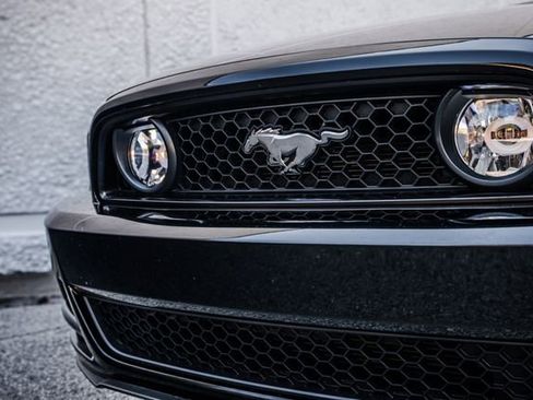 Used 2013 Ford Mustang GT Premium image 22