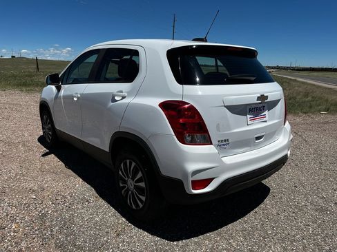 Used 2017 Chevrolet Trax LS FWD image 3