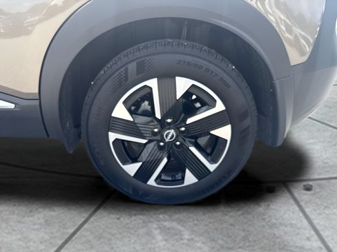 Used 2025 Nissan Kicks SV AWD/4WD image 22