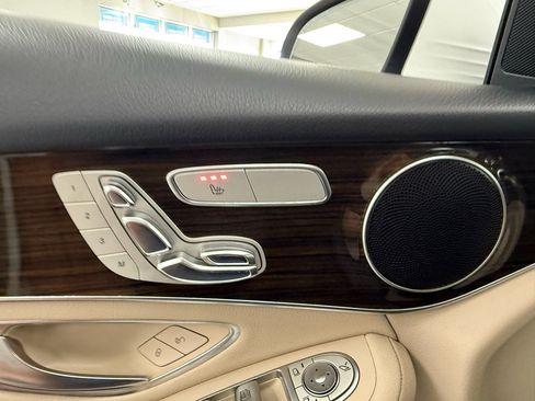 Used 2018 Mercedes-Benz GLC 300 4MATIC image 26