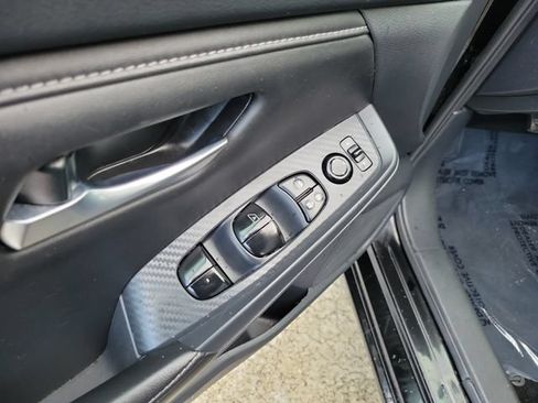 Used 2024 Nissan Sentra SV FWD image 12