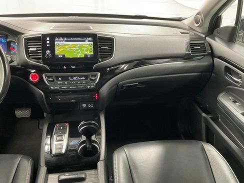 Certified 2019 Honda Pilot Touring image 23