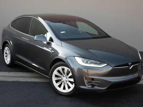 Used 2018 Tesla Model X 100D image 8