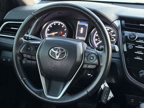 Used 2018 Toyota Camry SE image 12
