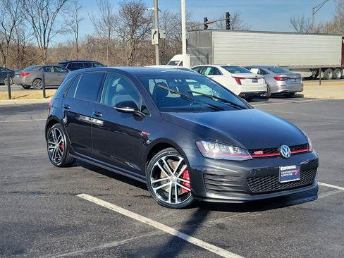 Used 2017 Volkswagen GTI Sport image 2
