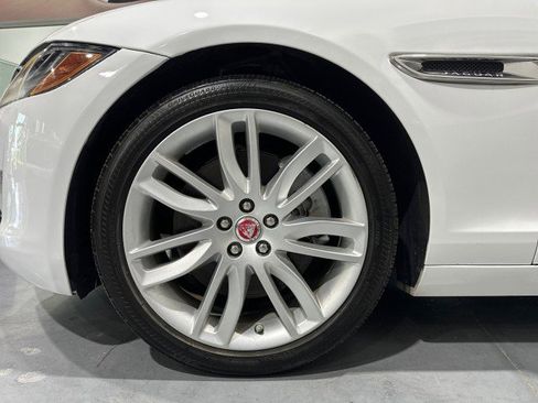 Used 2017 Jaguar XF Prestige RWD image 7