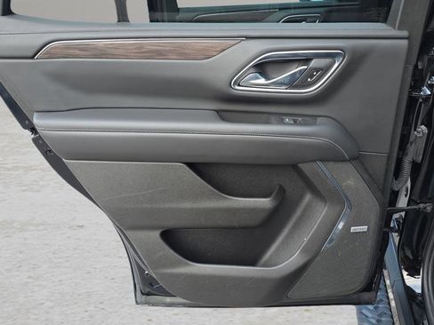 Used 2021 Chevrolet Tahoe Z71 w/ Z71 Signature Package image 13