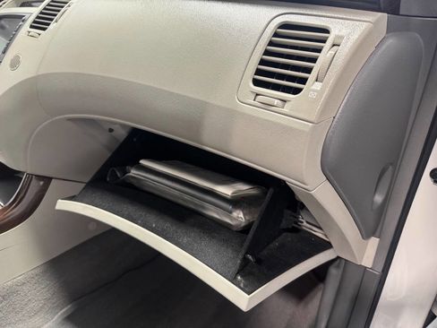 Used 2010 Hyundai Azera Limited w/ Navigation Pkg 3 image 20