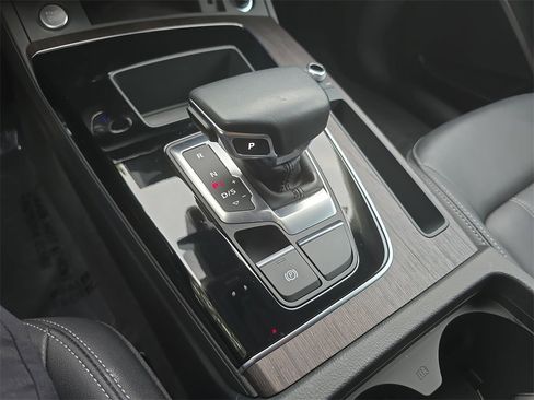 Used 2023 Audi Q5 2.0T Premium w/ Convenience Package image 24