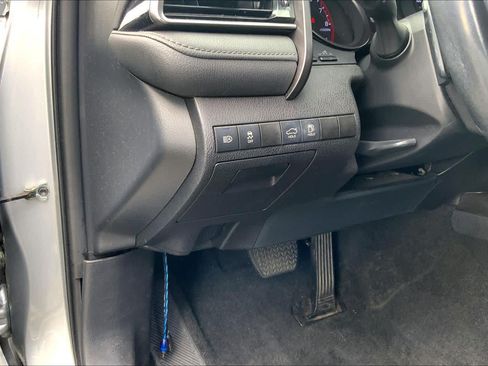 Used 2022 Toyota Camry XSE FWD image 33