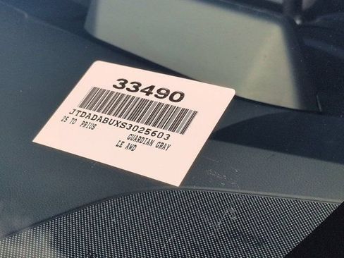 Certified 2025 Toyota Prius LE AWD/4WD image 18