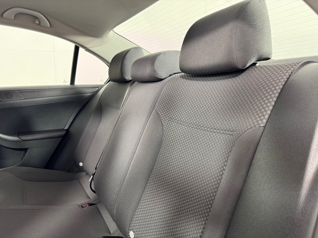 Used 2013 Volkswagen Jetta Sedan FWD image 18