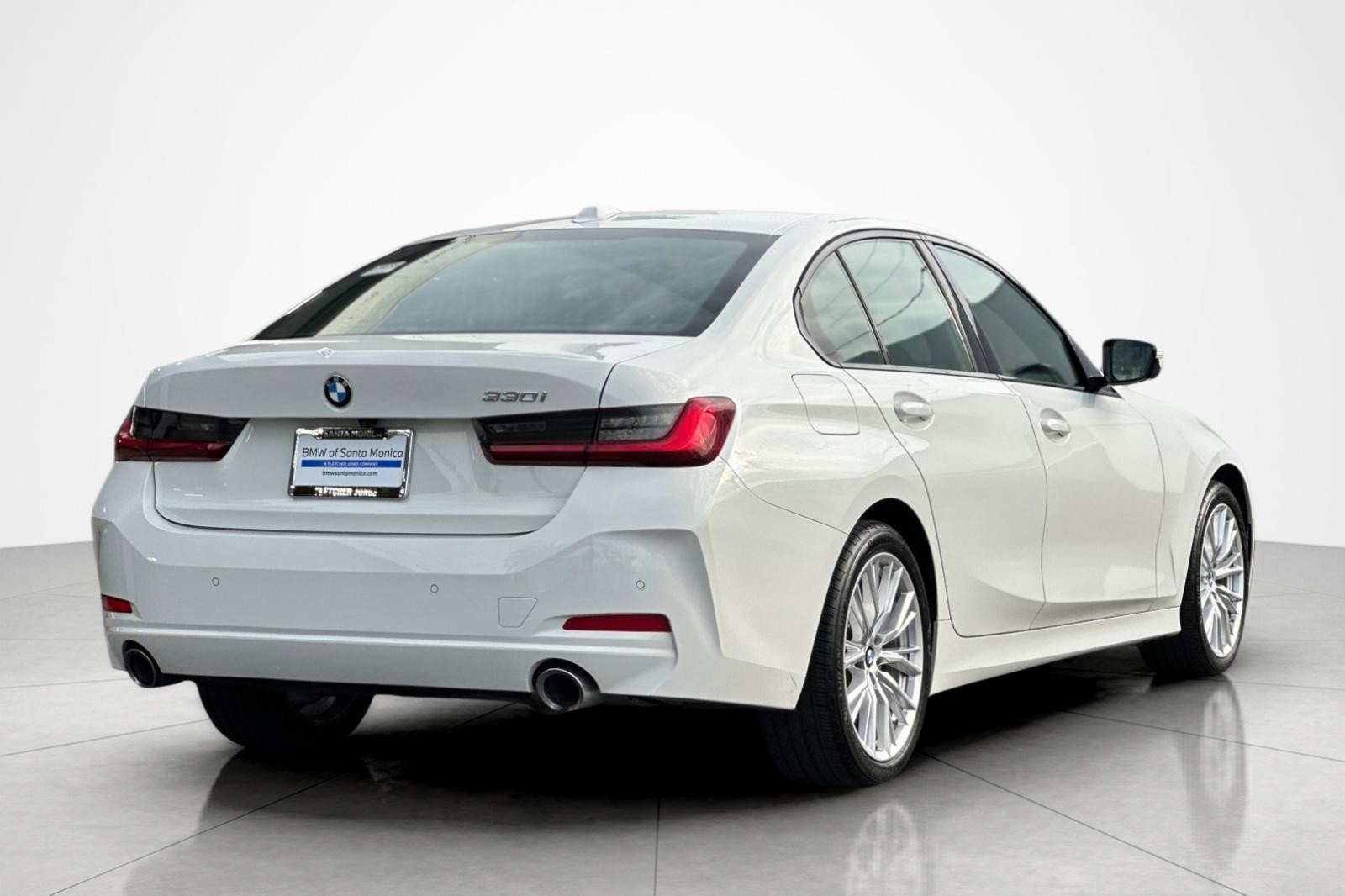 Used 2023 BMW 330i Sedan w/ Driving Assistance Package RWD image 5