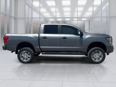 Used 2024 Nissan Titan SV w/ SV Convenience Package AWD/4WD image 4