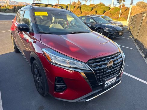 Used 2024 Nissan Kicks SR w/ SR Premium Package FWD image 1
