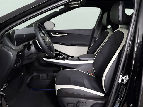 Used 2024 Kia EV6 GT-Line image 17