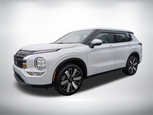 New 2026 Mitsubishi Outlander SE image 7