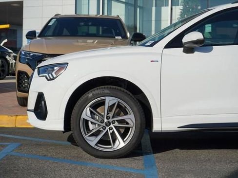 New 2025 Audi Q3 2.0T Premium image 2