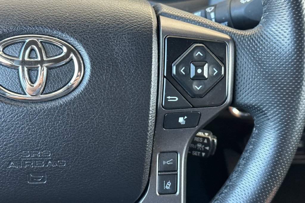Used 2022 Toyota Tacoma TRD Off-Road AWD/4WD image 26
