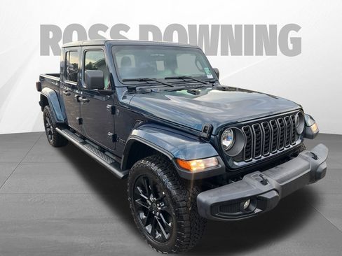 Used 2025 Jeep Gladiator Nighthawk image 3