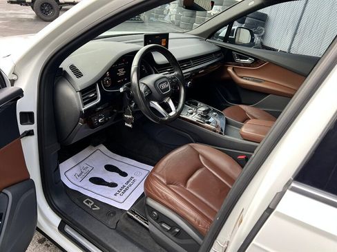 Used 2017 Audi Q7 3.0T Premium Plus w/ Premium Plus Package image 16