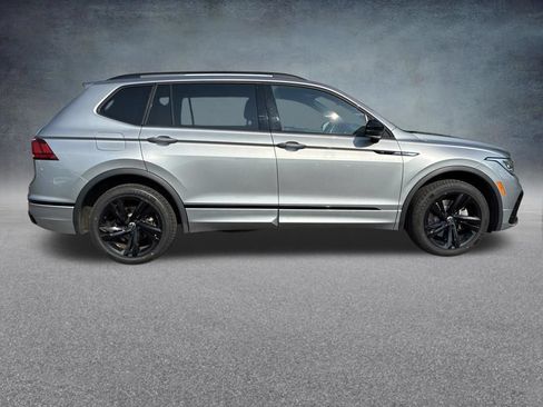 Used 2023 Volkswagen Tiguan SE R-Line AWD/4WD image 6