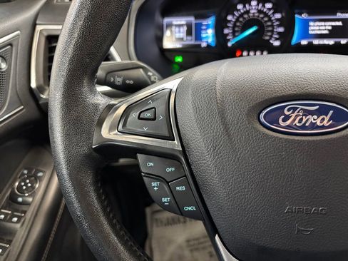 Used 2022 Ford Edge Titanium AWD/4WD image 17