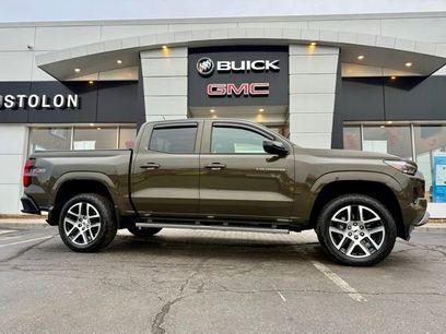 Used 2023 Chevrolet Colorado Z71 w/ Z71 Convenience Package 2