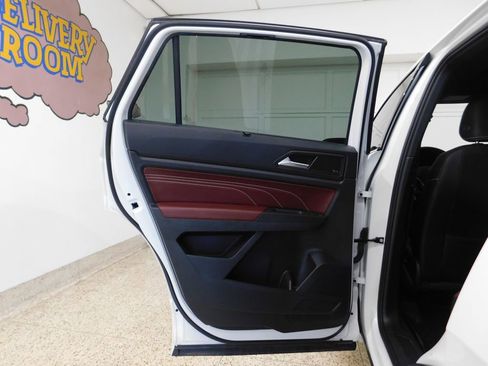 Used 2023 Volkswagen Atlas Cross Sport SEL Premium R-Line image 77