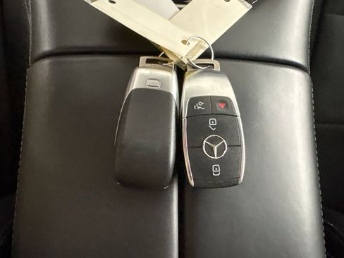 Used 2022 Mercedes-Benz GLS 450 4MATIC image 33