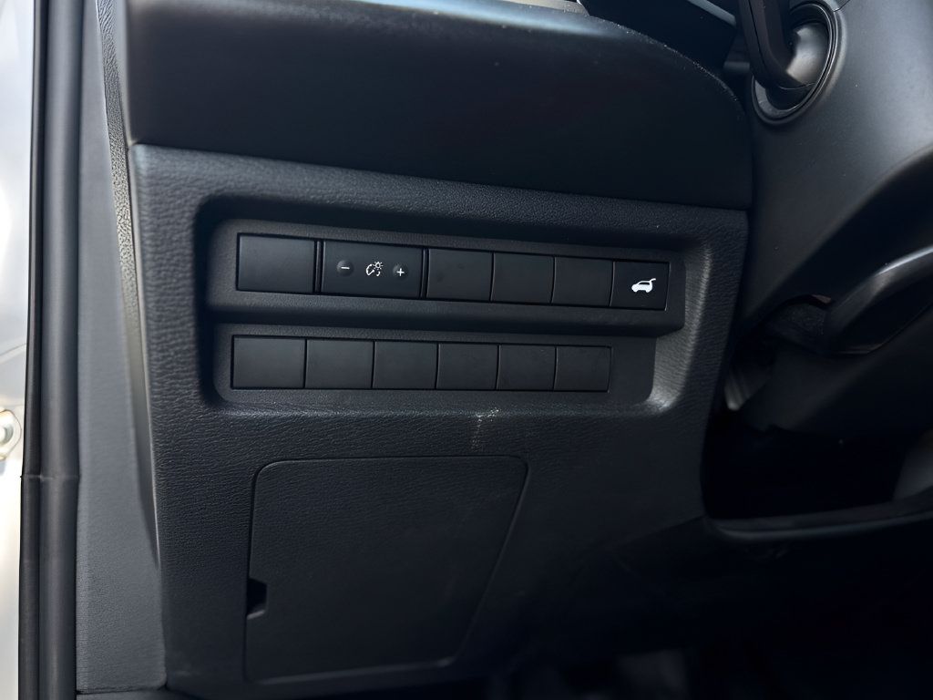 Used 2024 Mitsubishi Outlander SE Black Edition AWD/4WD image 16