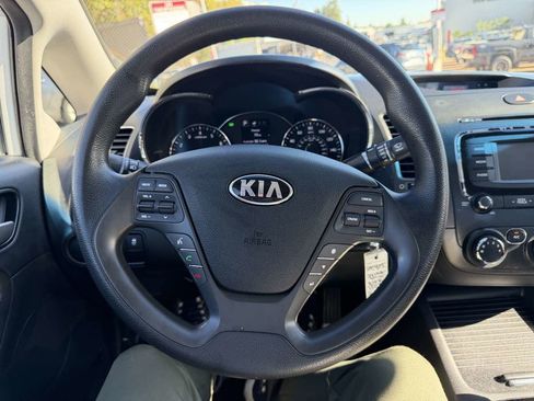 Used 2017 Kia Forte LX w/ LX Popular Package image 7