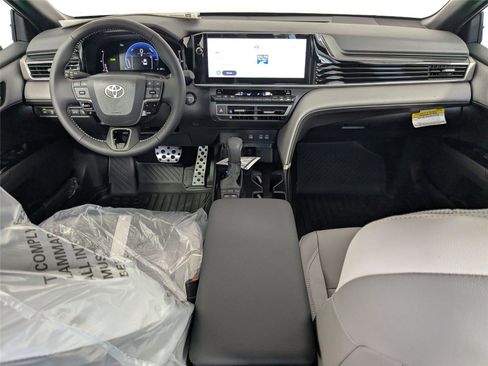 Used 2026 Toyota Camry SE w/ Multimedia Upgrade Package FWD image 7