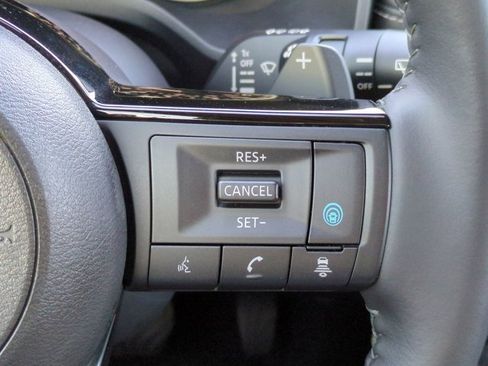 Used 2021 Nissan Rogue SV w/ Premium Package image 26