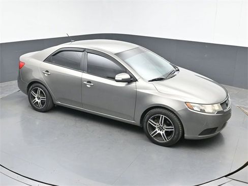 Used 2010 Kia Forte EX image 1