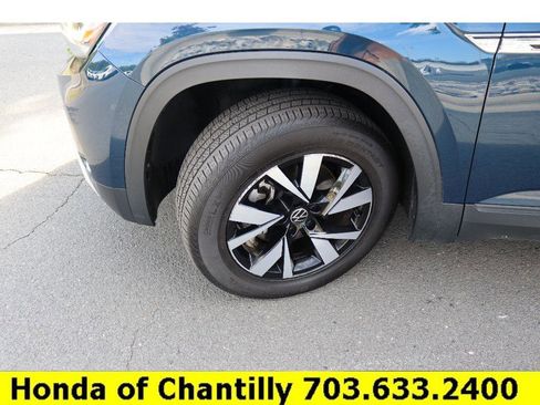 Used 2021 Volkswagen Atlas Cross Sport SE image 32