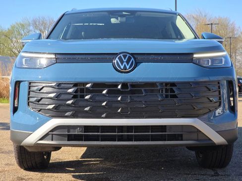 New 2026 Volkswagen Tiguan SE AWD/4WD image 3