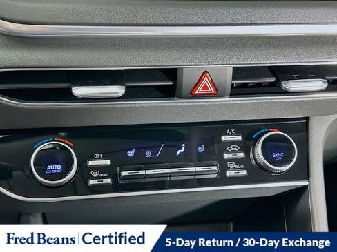 Certified 2023 Hyundai Sonata SEL w/ Convenience Package FWD image 17