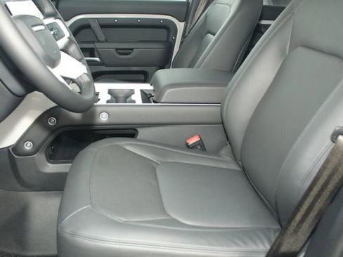 New 2026 Land Rover Defender 110 X-Dynamic SE image 19