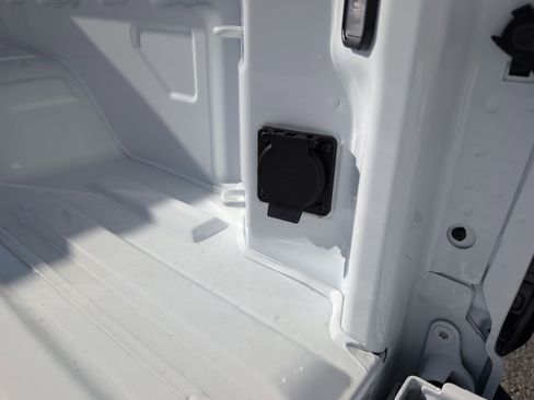 New 2026 GMC Sierra 2500 Pro w/ Convenience Package image 9